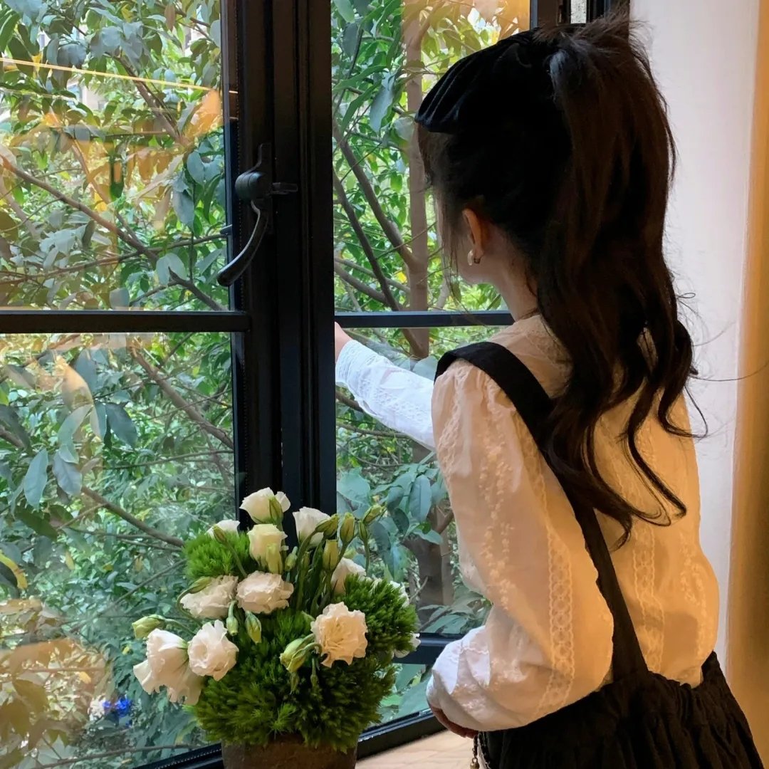 小惊喜 海报